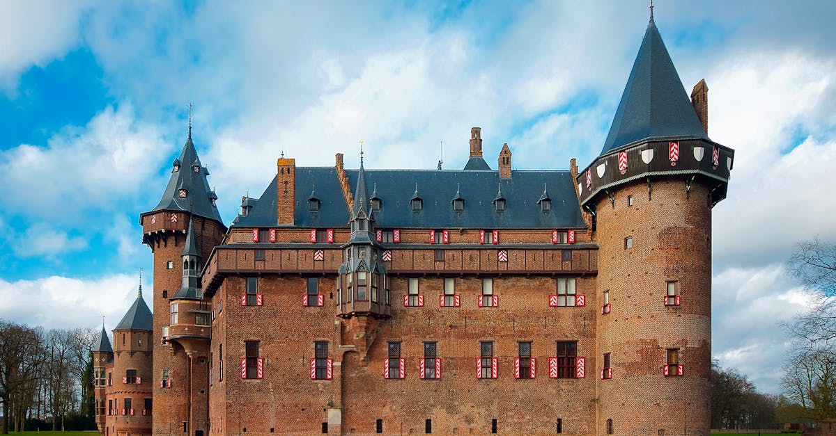 Exploring Utrecht's Historic Canals on a Guided Tour