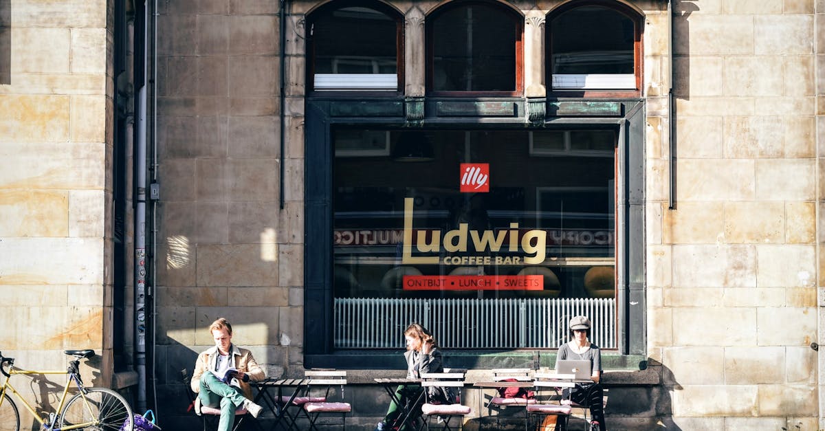 Understanding Dutch Humor: Comedy and Its Language Nuances